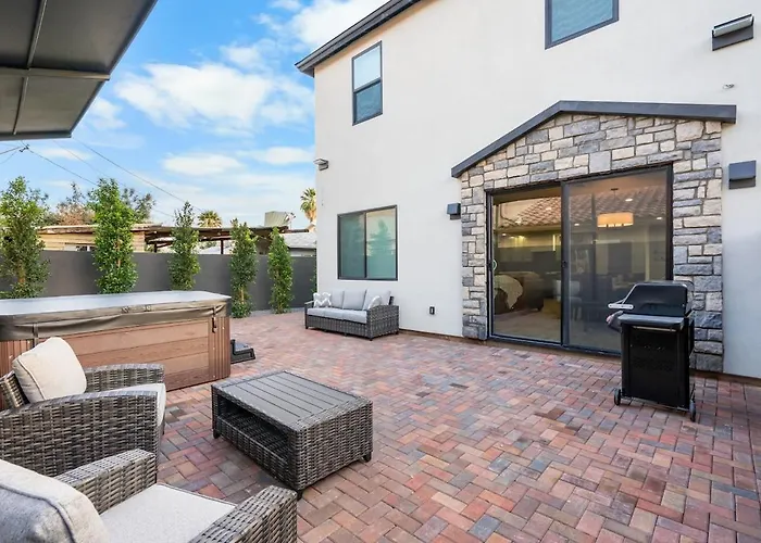 Beautiful Home Near Asu Families & Groups Welcome