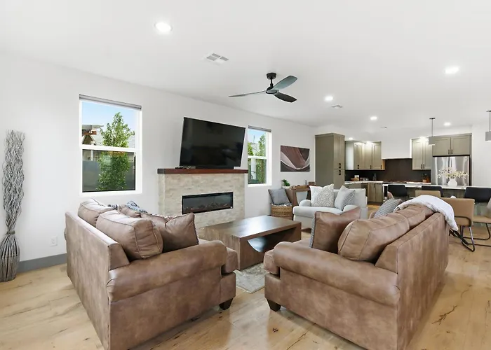 Beautiful Home Near Asu Families & Groups Welcome Holiday home *