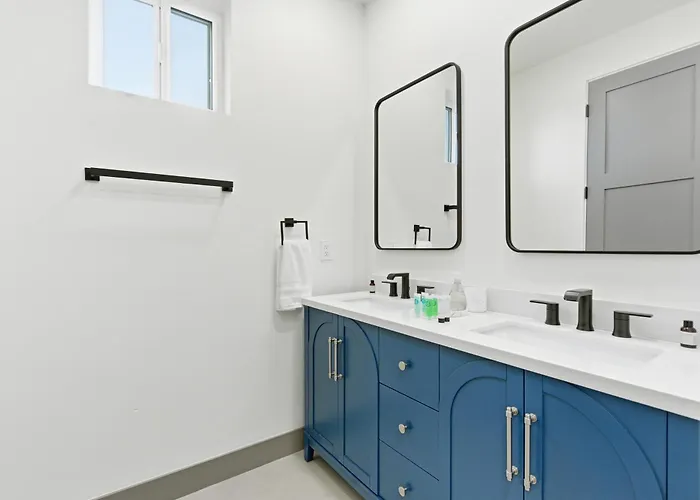 Beautiful Home Near Asu Families & Groups Welcome Holiday home